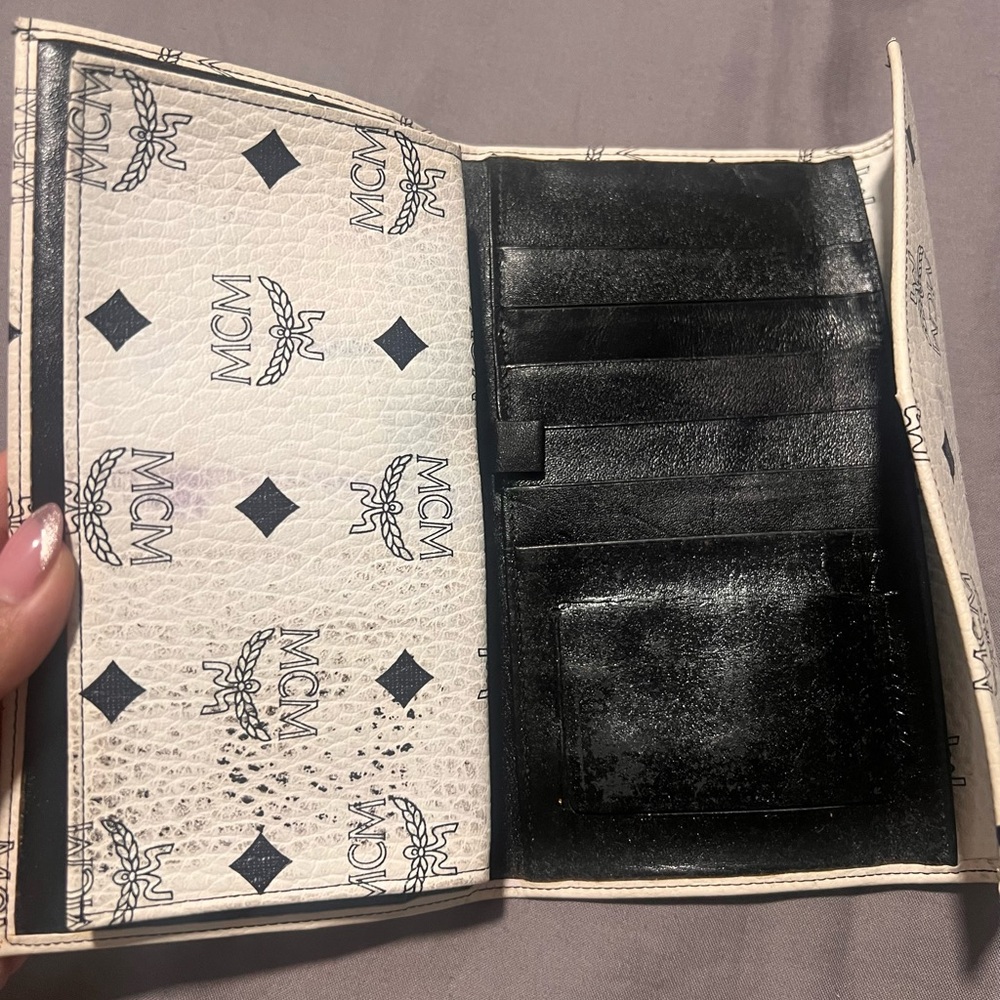 MCM white and black trifold Wallet - Picture 5 of 8